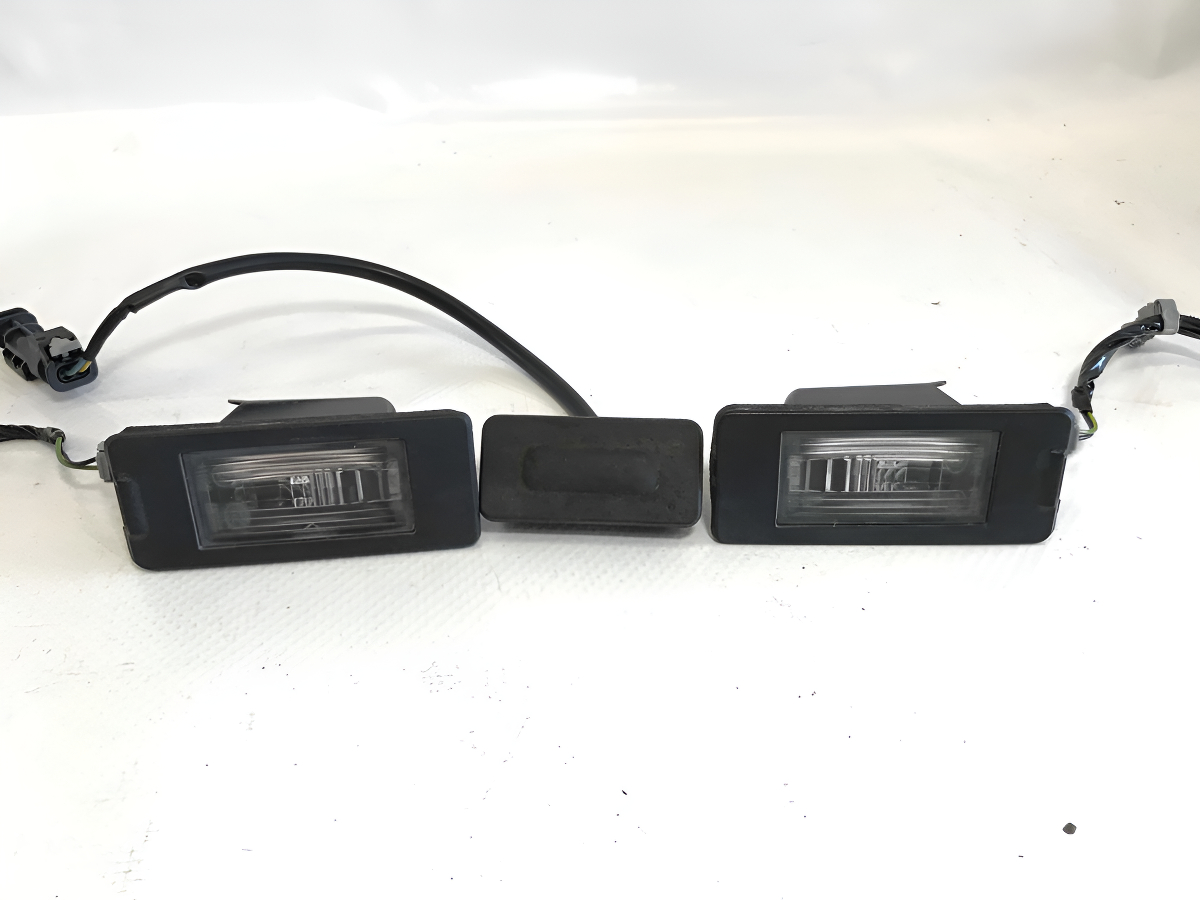 Chevrolet Malibu 2016-2021 Luz De Placa Trasera