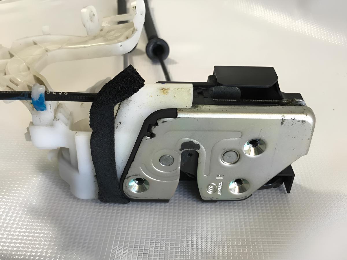 Hyundai Elantra 2011-2015 Chapa Delantera Derecha