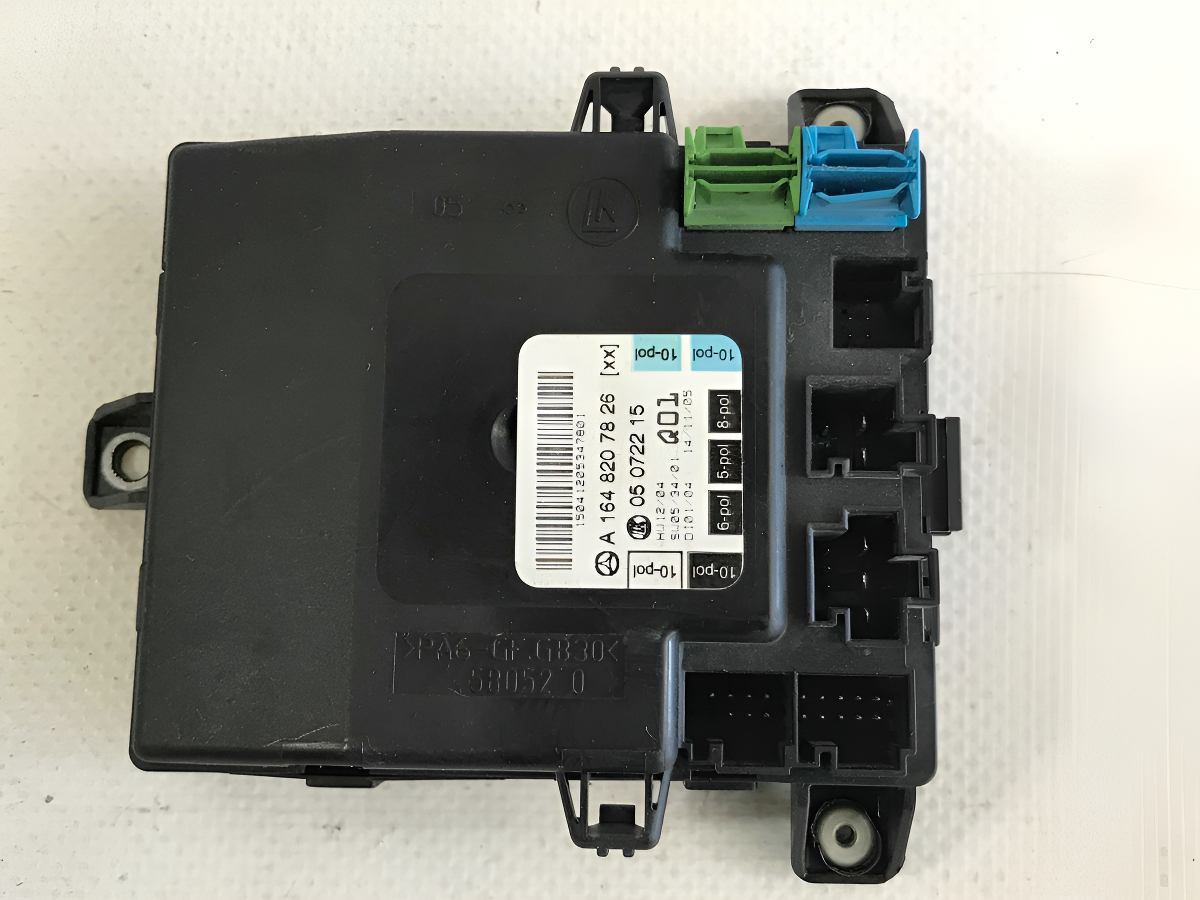 Mercedes Benz Ml 06-11 Modulo Eléctrico De Puerta Del. Der.