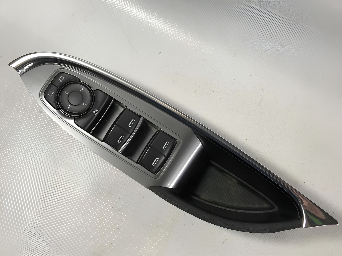 Chevrolet Malibu 2016-2018 Switch Maestro Delantero Derecho - vista 1