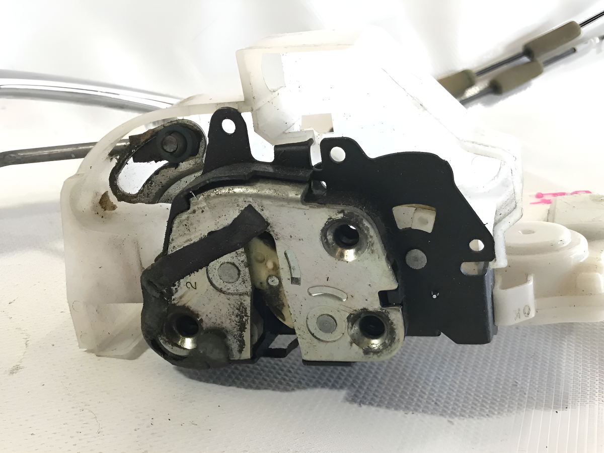 Mazda Cx7 2007-2009 Chapa De Puerta Delantera Derecha