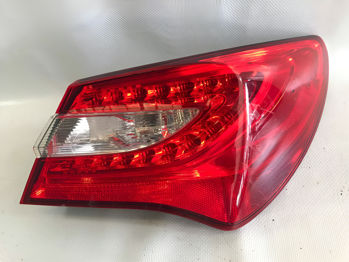 Chrysler 200 2011-2014 Calavera Exterior Derecha - vista 1