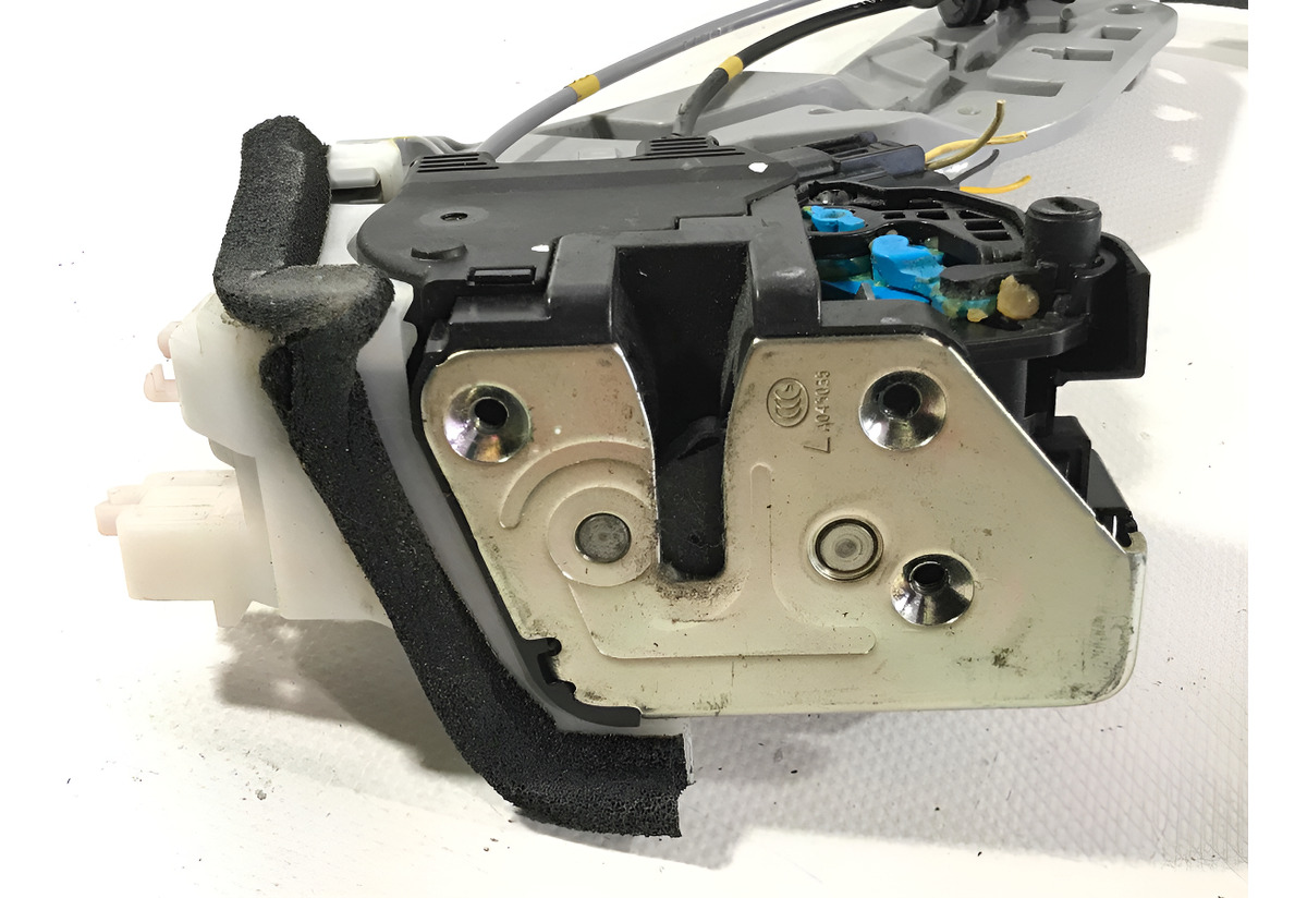 Hyundai Elantra 2011-2016 Chapa De Puerta Trasera Izquierda