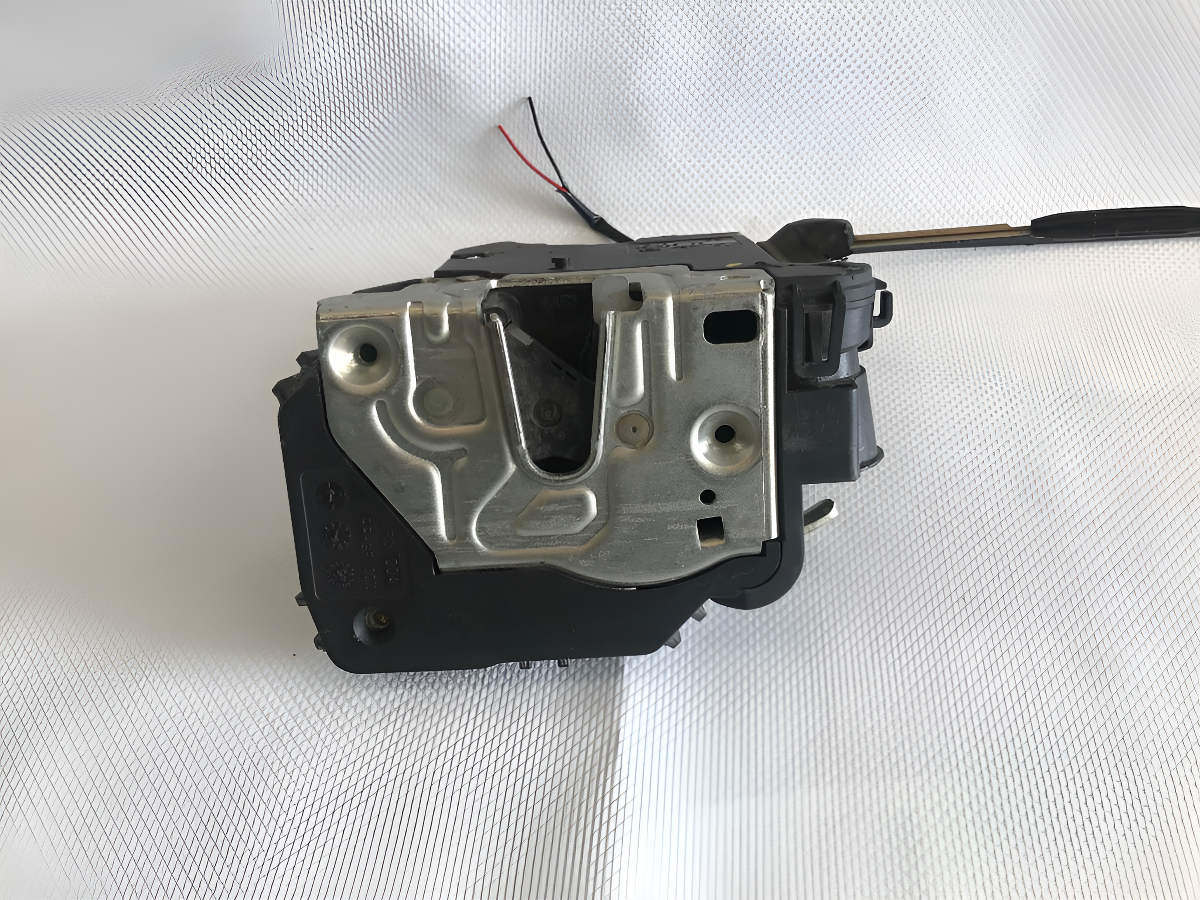 Mercedes Clase C 2001-2007 Chapa Puerta Delantera Derecha.