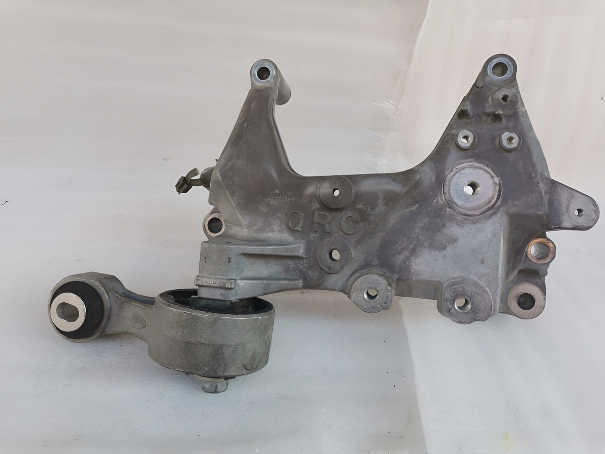 Soporte Y Base De Transmisión Nissanx-trail 2015-20 Original