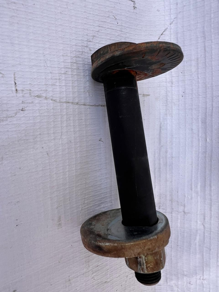 Tornillo Perico Mitsubishi L200 Disel 15-19 Usadoriginal 2 Negro - vista 1