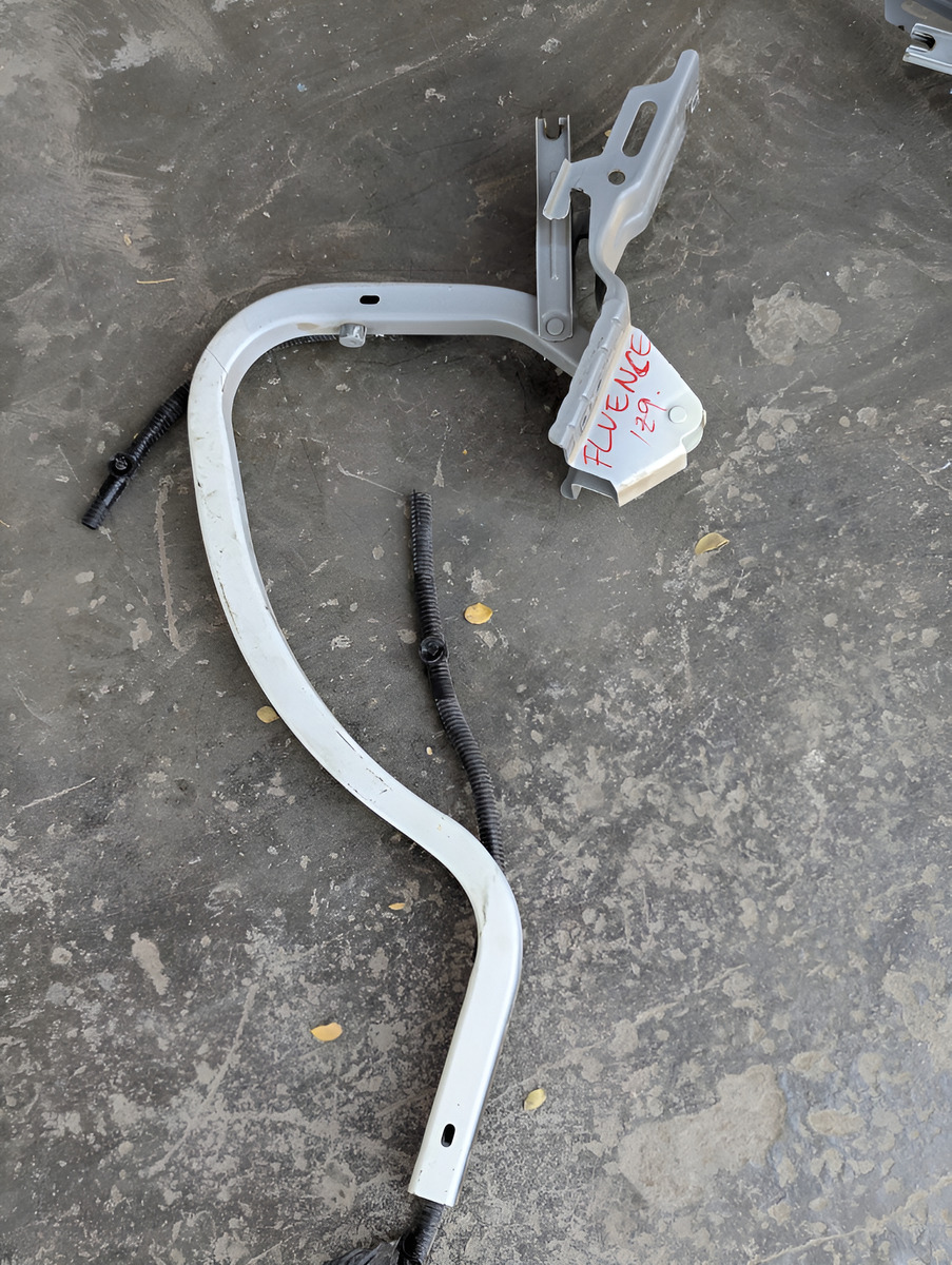 Renault Fluence 2012-2017 Bisagra Cajuela Izquierda