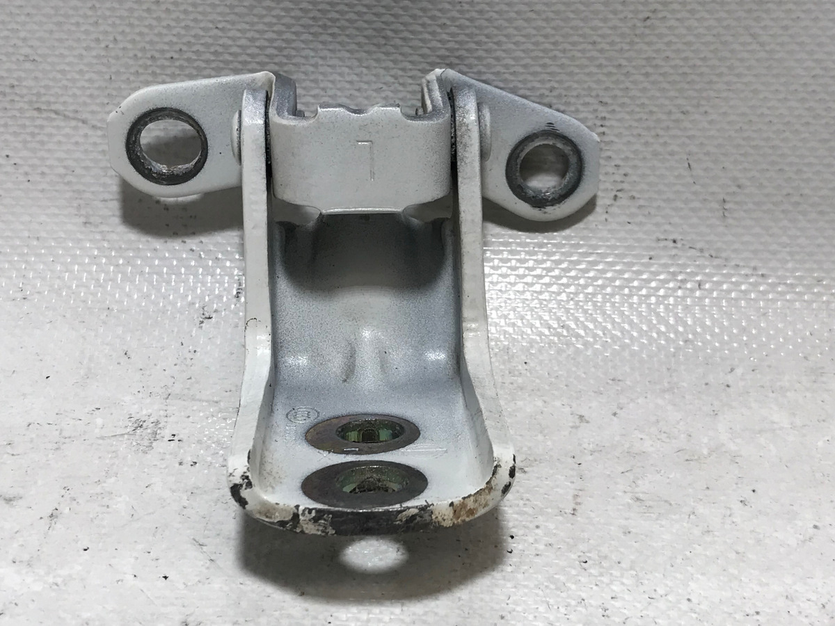 Nissan Pathfinder 2013-2020 Bisagra Inf Trasera Izquierda
