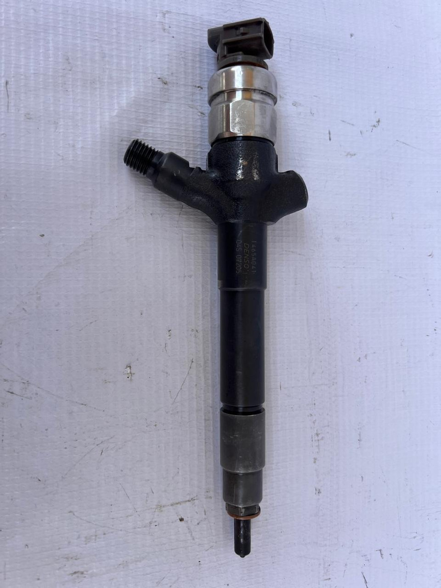 Inyector Mitsubishi L200 Disel 2015-2019 Usado Original 1