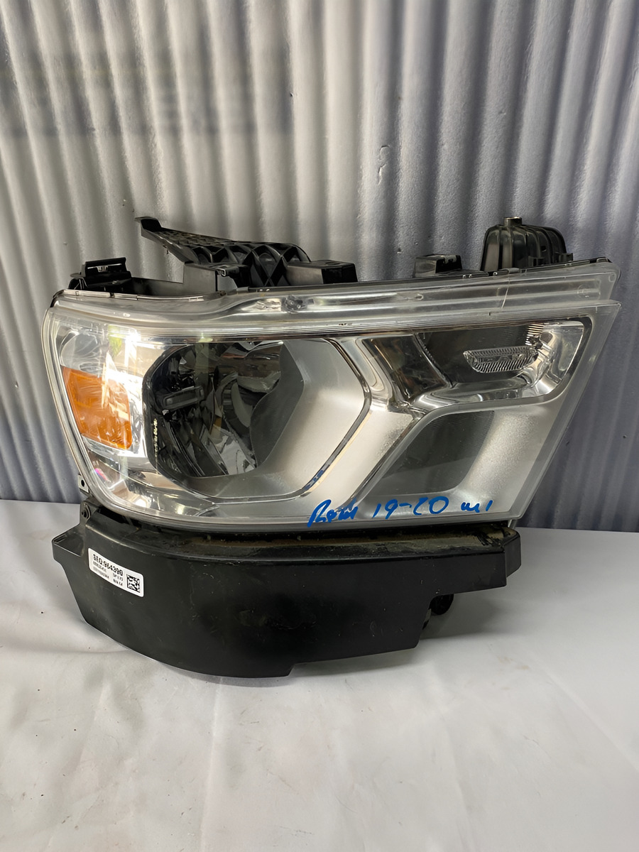 Faro Derecho Ram 2019 2020 2021 2022 2023 Derecho/pasajero - vista 1