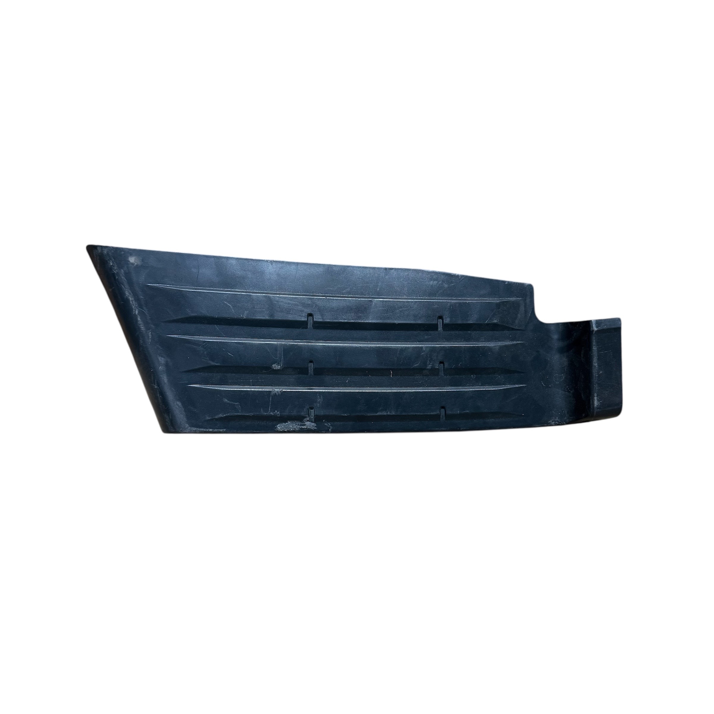 Mitsubishi L200 2015 Moldura para defensa Trasera Izquierdo Usado Original