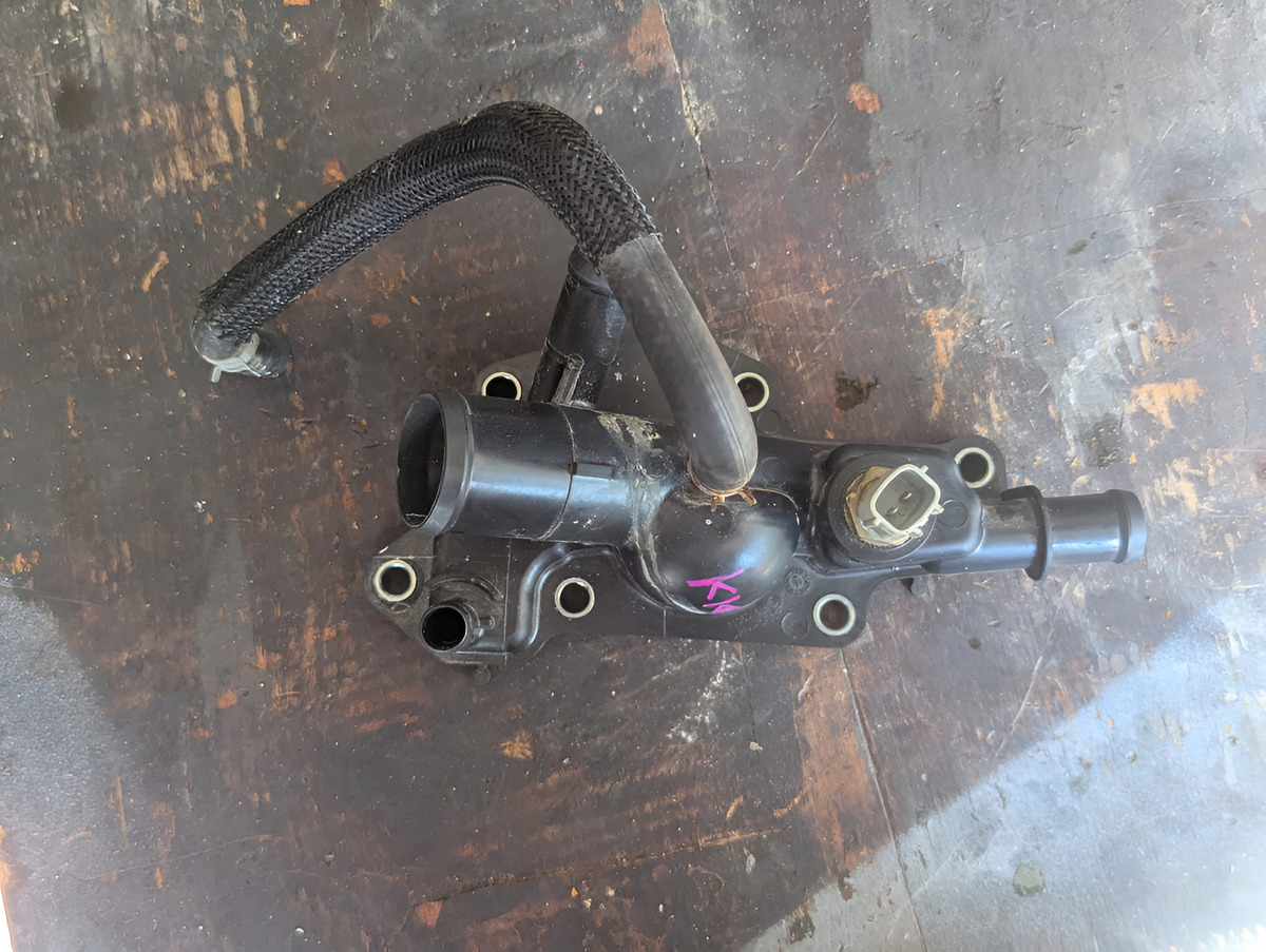 Nissan Kicks 2.0 2025-2026 Toma Agua Derecha Sensor Temp