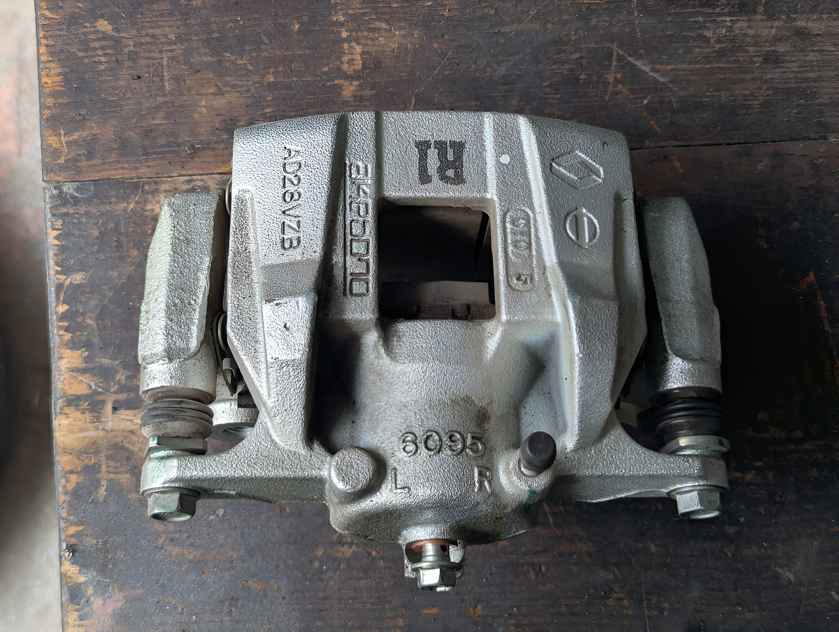 Nissan Kicks 2.0 2025-2026 Caliper Delantero Derecho