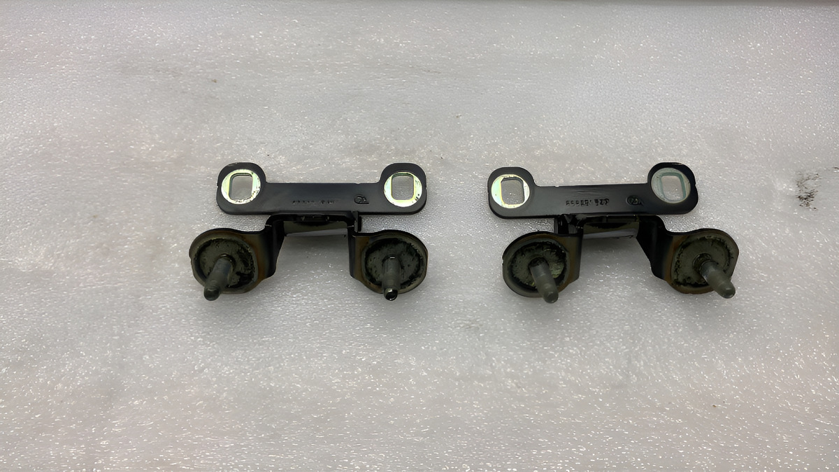 Dodge Grand caravan 2011 - 2018 Bisagra cajuela Trasera Usado Original