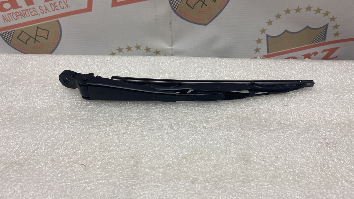 Plumilla Limpia Medallon Chevrolet Trax 13 Al 20 Negro