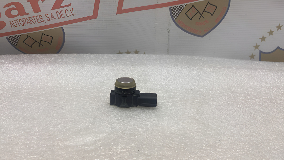Chevrolet Silverado 2014 - 2017 Sensores de Reversa Trasera Usado Original