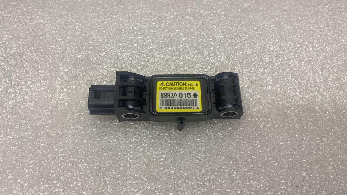 Mitsubishi Grandis 2004 - 2009 Sensores Trasera Usado Original