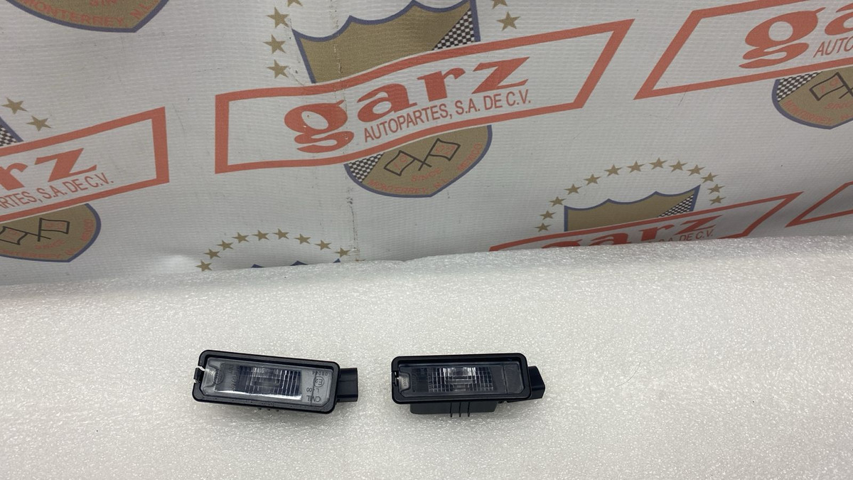 Volkswagen Polo 2008 - 2012 Faros de Placas Trasera Izquierdo Usado Original