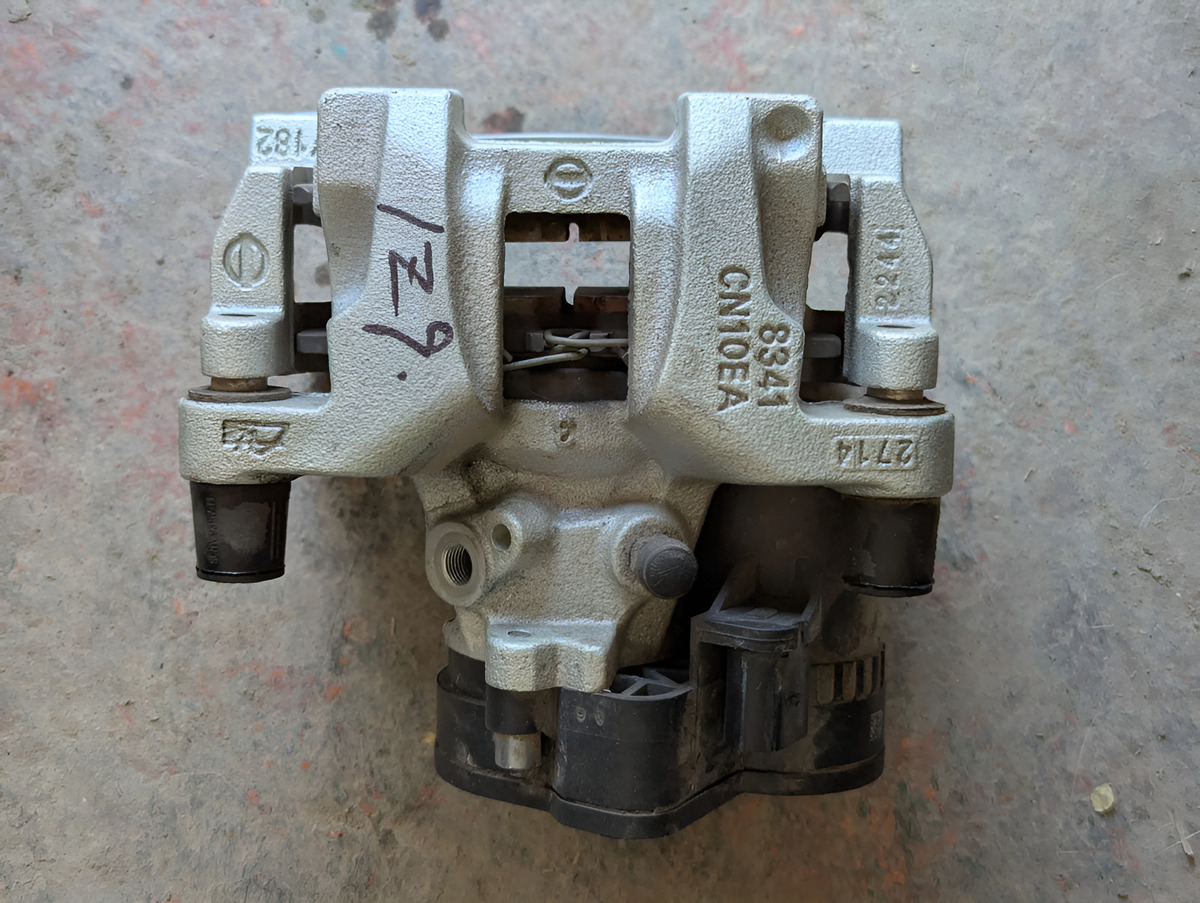 Nissan Kicks 2.0 2025-2026 Caliper Trasero Izquierdo Elect
