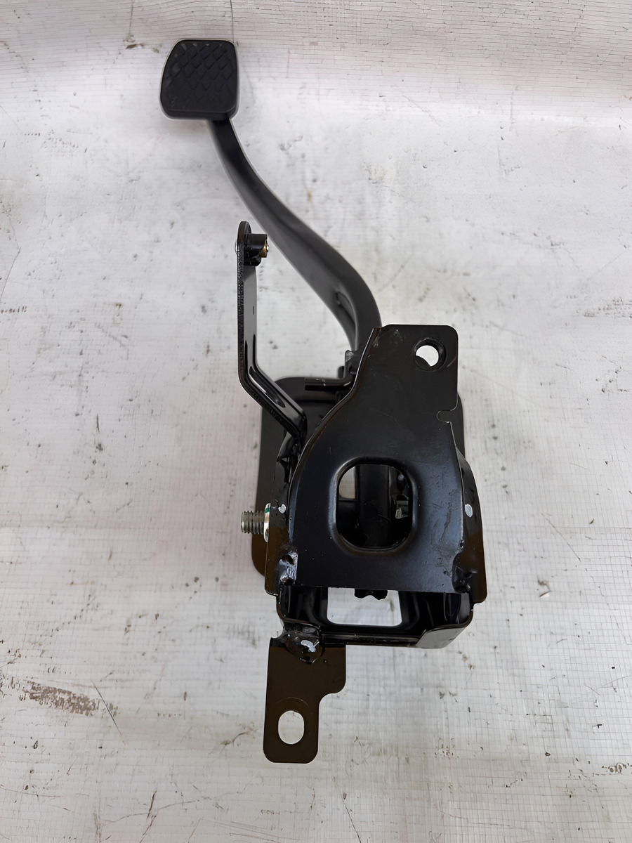 Pedal De Cluch Chevrolet S10 Max 2022-2025 Usado Original