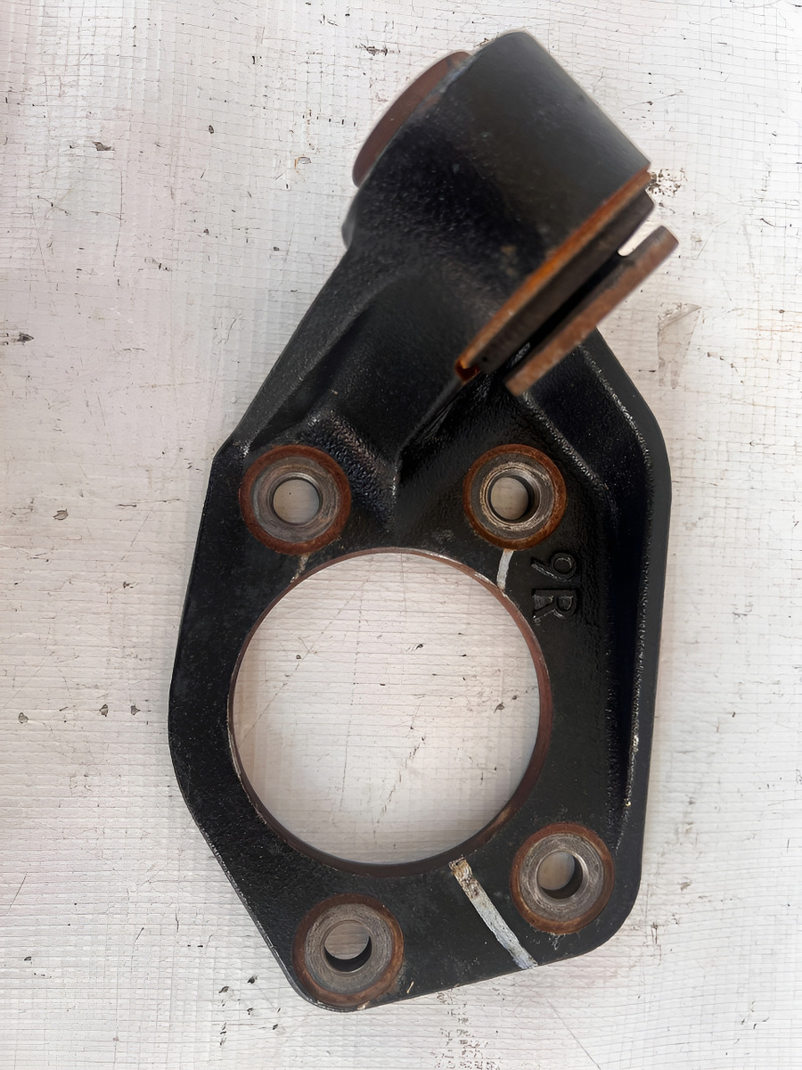 Soporte De Flecha Derecha Chevrolet S10 Max 2022-2025 Negro