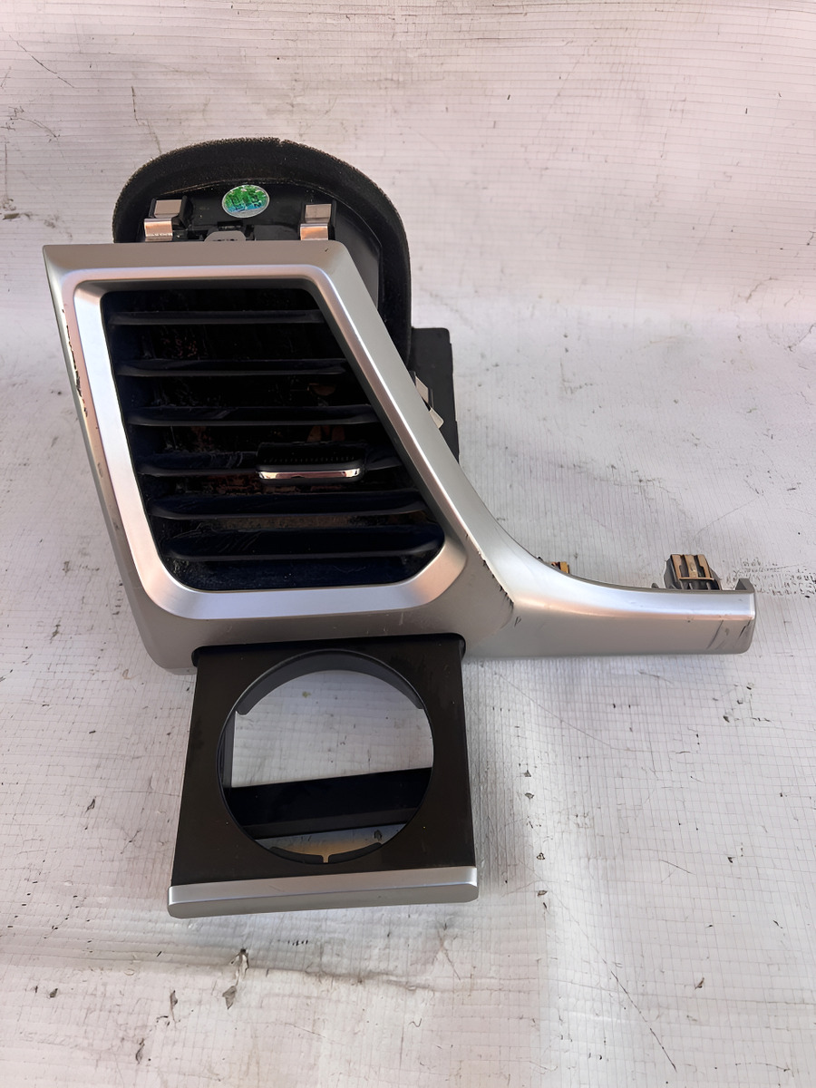 Porta Vaso Y Ventila Izquierda Chevrolet S10 Max 2022-2025