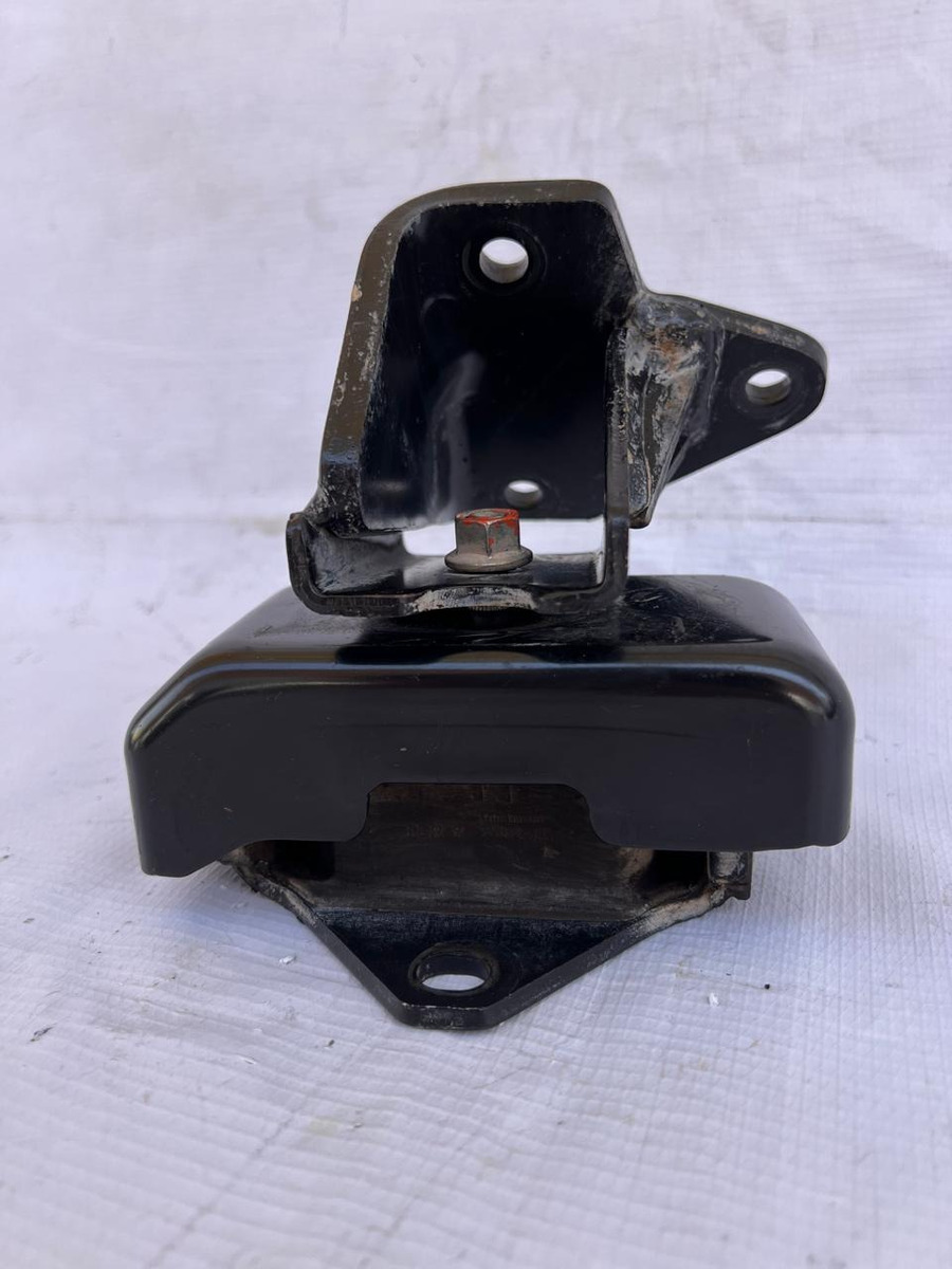 Soporte Motor Derecho L200 Diesel 2016-2019 Usado Original - vista 1