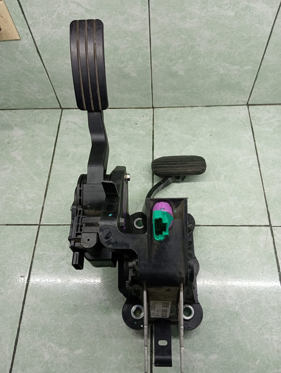 Renault Safrane 2012-2015 Pedal De Freno Y Acelerador