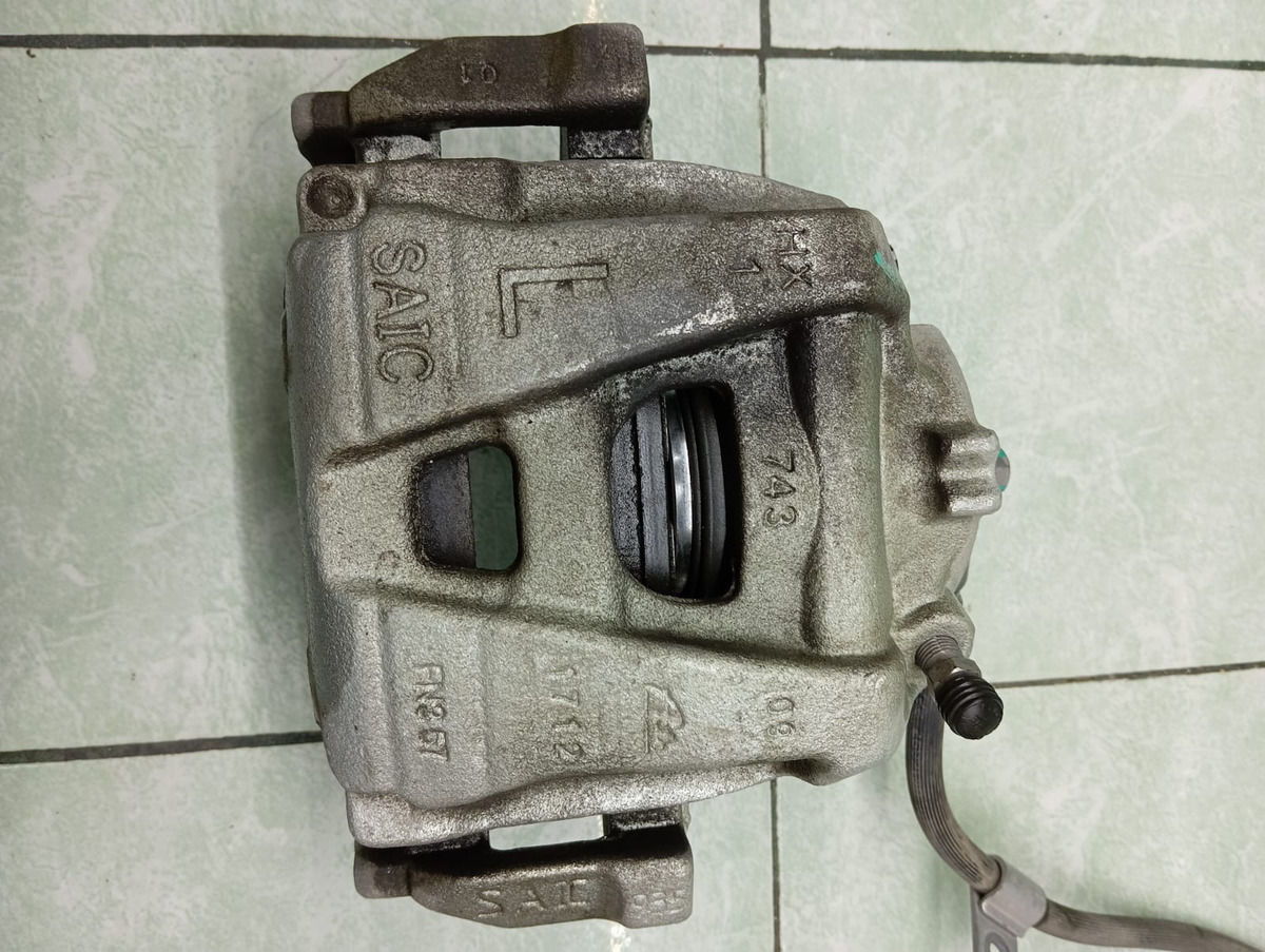 Mg Gt 22 Al 24 Mordaza Delantera Izquierda
