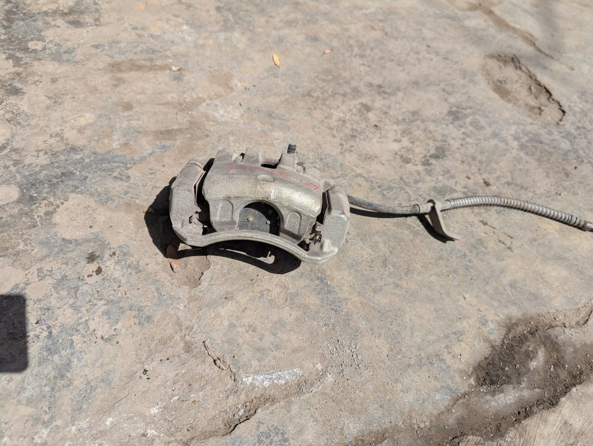 Kia Forte 2015-2018 Caliper Delantero Izquierdo