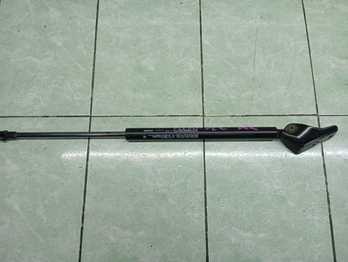 Mitsubishi Xpander 22-24 Amortiguador Elevador Cajuela Der
