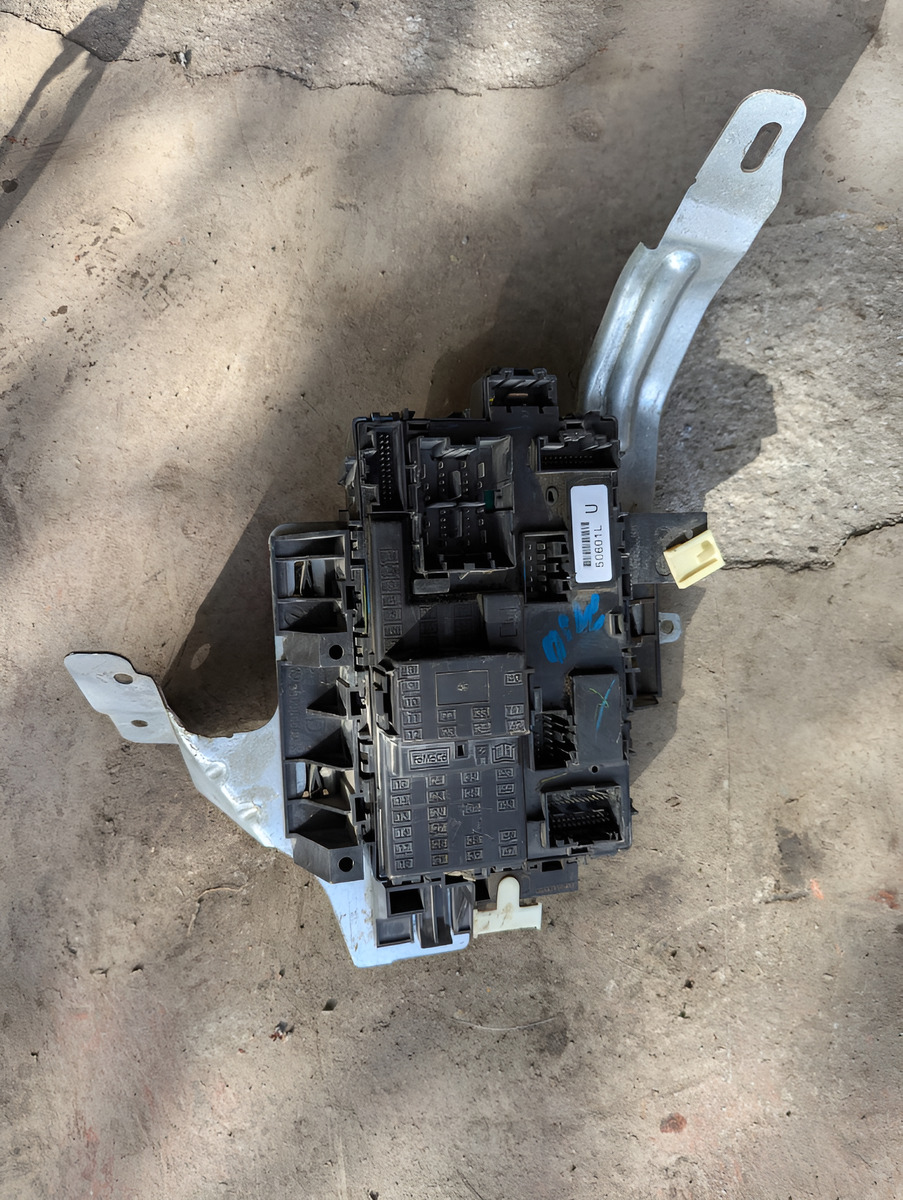 Ford Explorer 2012-2016 Modulo De Fusibles Original