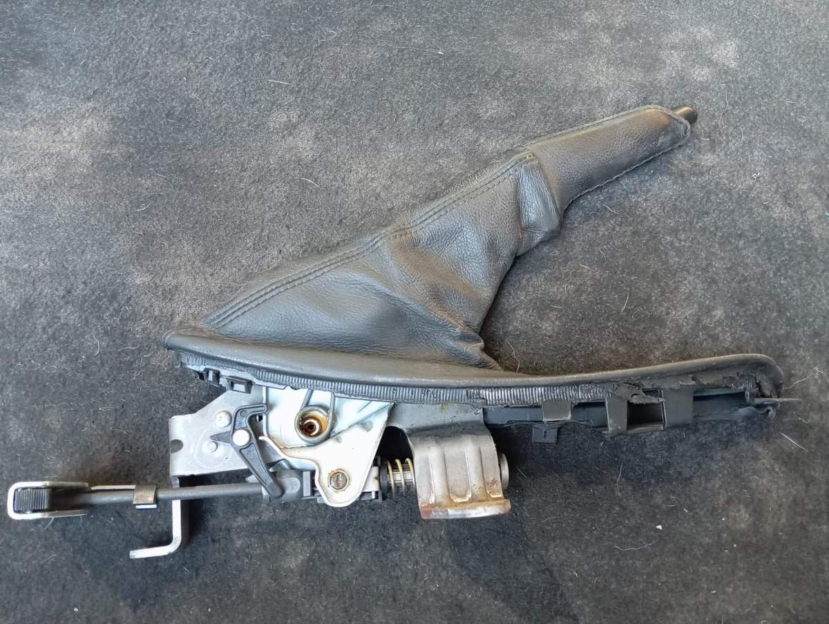 Bmw Serie 1 120i 2006 Al 11 Freno De Mano
