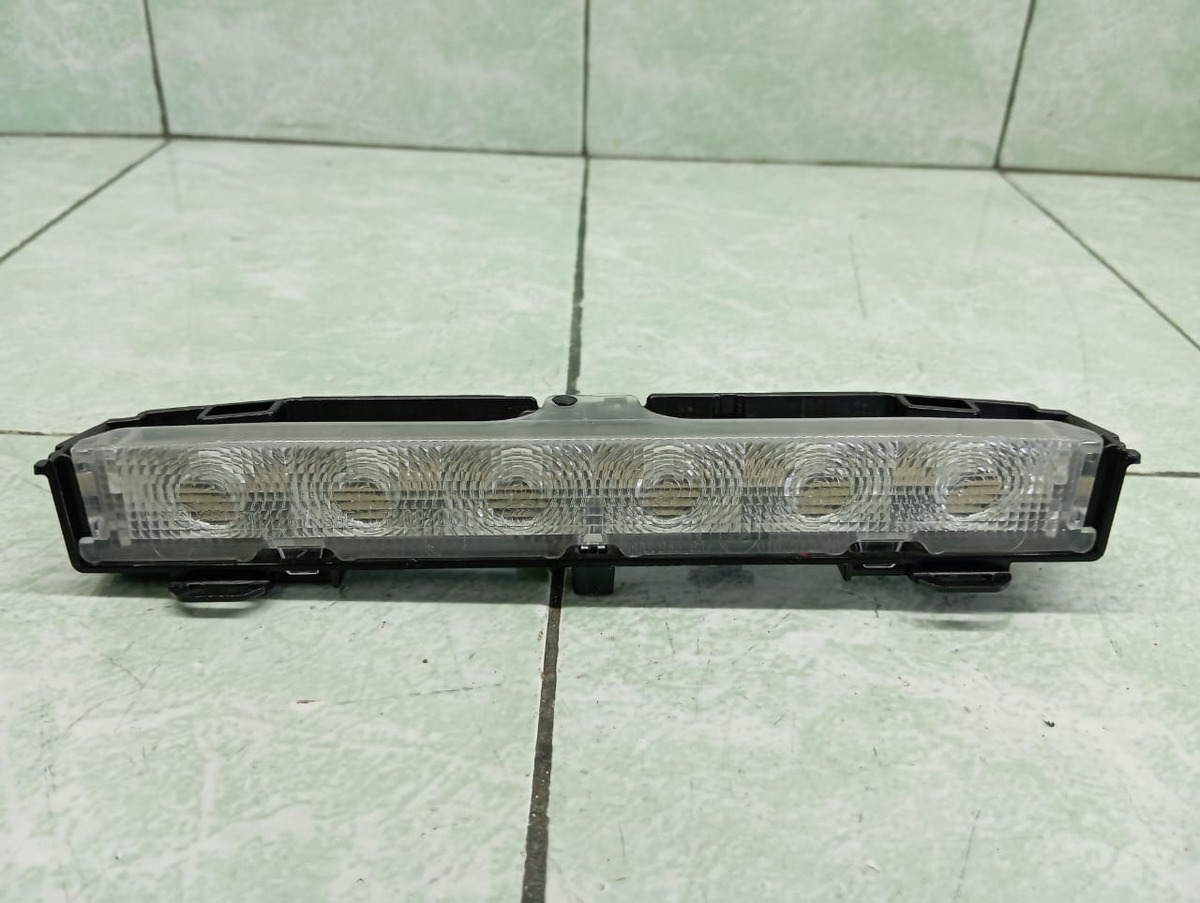 Volkswagen Passat 2011-2015 Luz Stop Central Orig