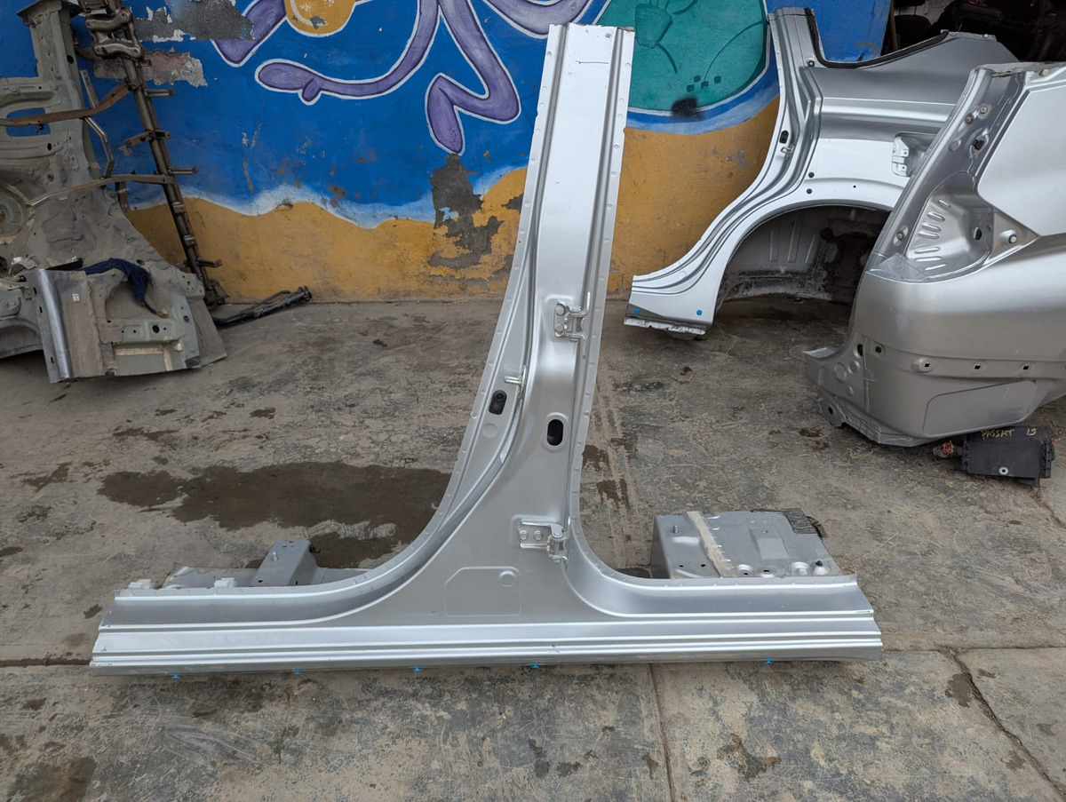 Mitsubishi Xpander 2022-2024 Poste Pilar B Izquierdo