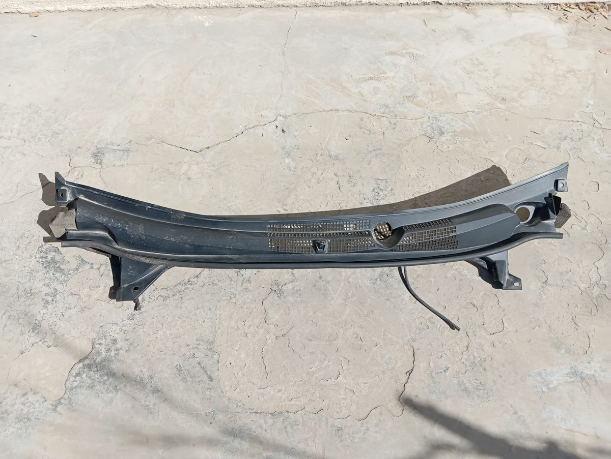 Rejilla Limpiabrisas Botaguas Honda Brv 2023-2024 Detalle