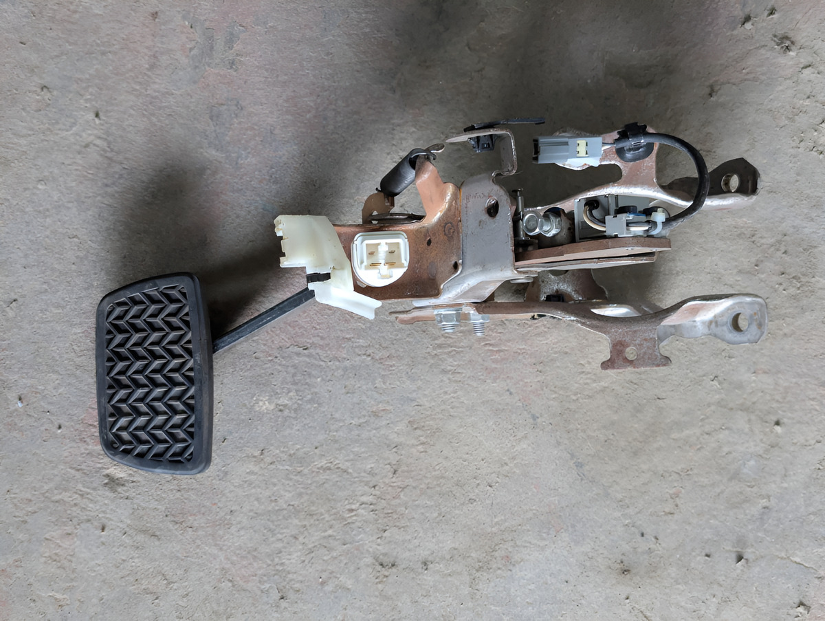 Toyota Camry 2011-2016 Pedal De Freno Original