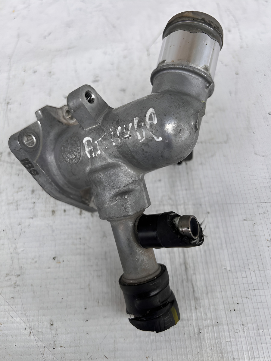 Toma De Agua Hyundai Attitude 2012-2014 Usado Original