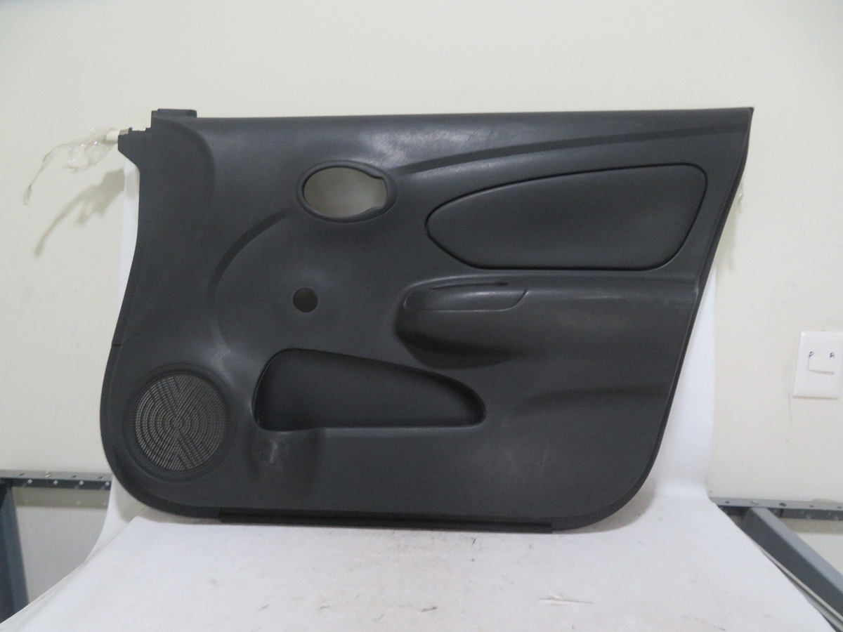 Tapa Vestidura Puerta Delantera Derecha Manual Versa 2014 - vista 1
