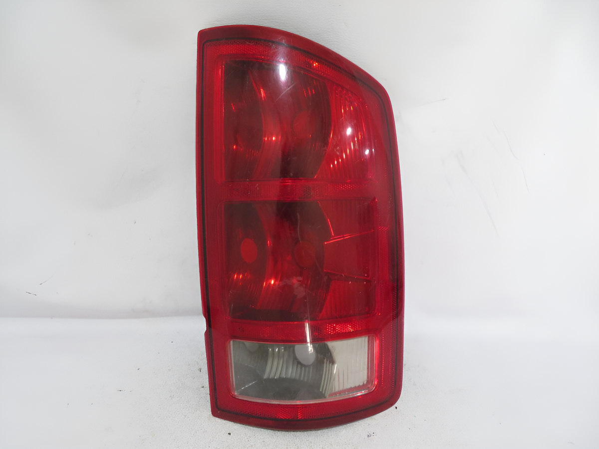 Calavera Derecha Ram 2002 Al 2006 C/detalle Derecho Rojo - vista 1