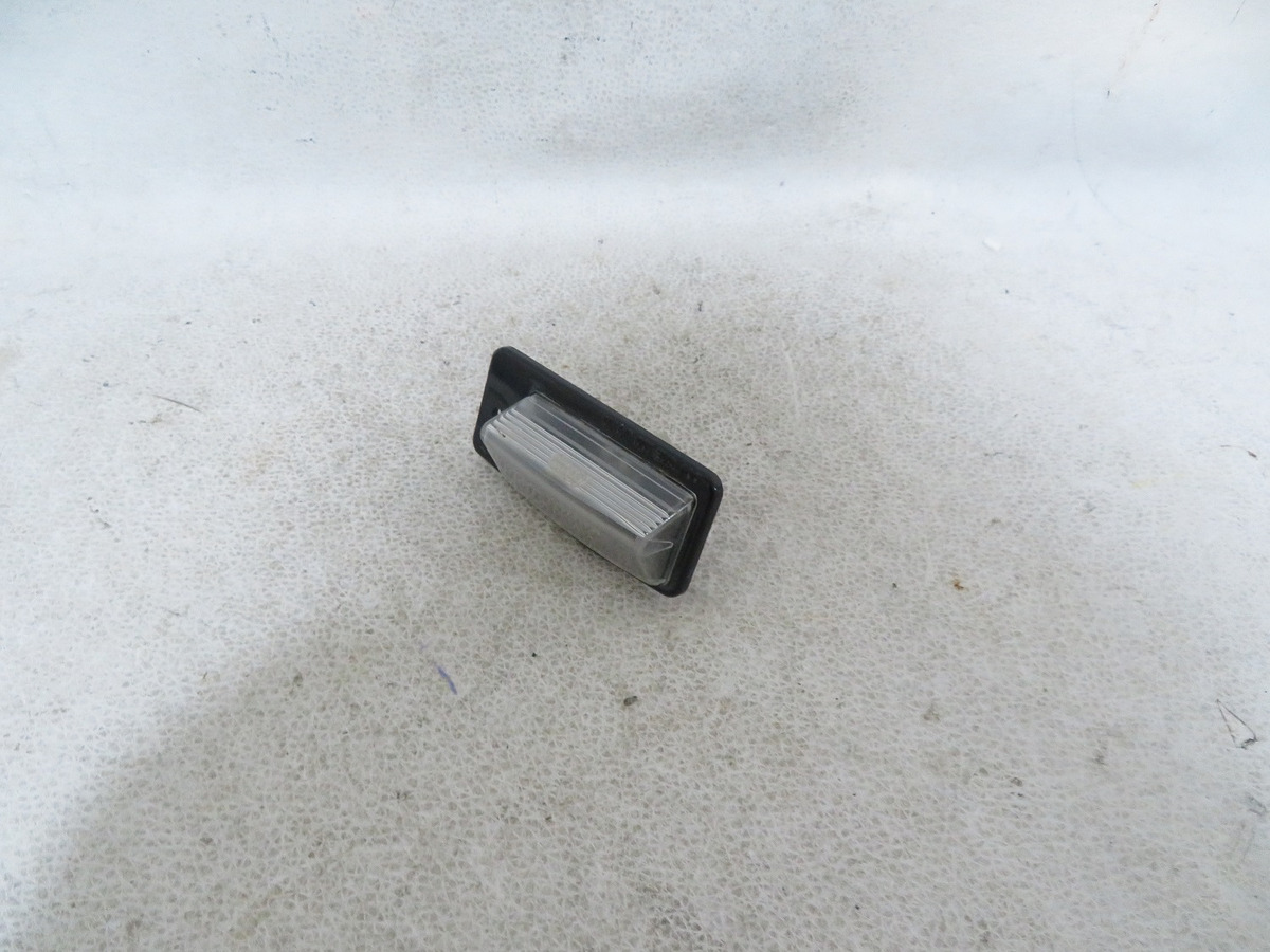 Luz Placa Sentra 2007-2012