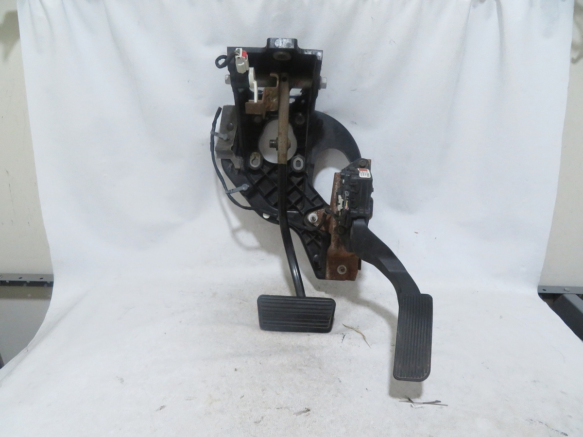 Pedal Freno Y Acelerador Silverado 2011-2014