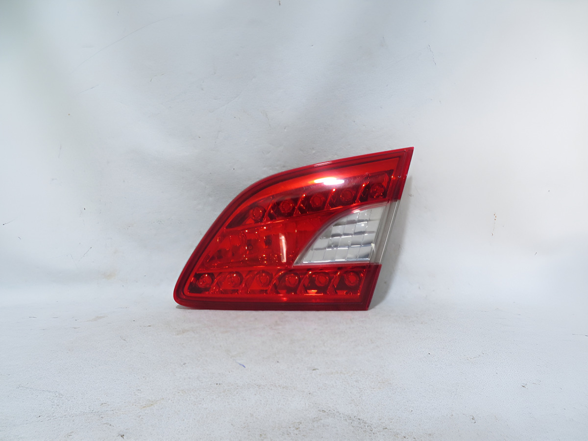 Calavera Interior Derecha Sentra 2013 2014 2015 2016 Rojo - vista 1