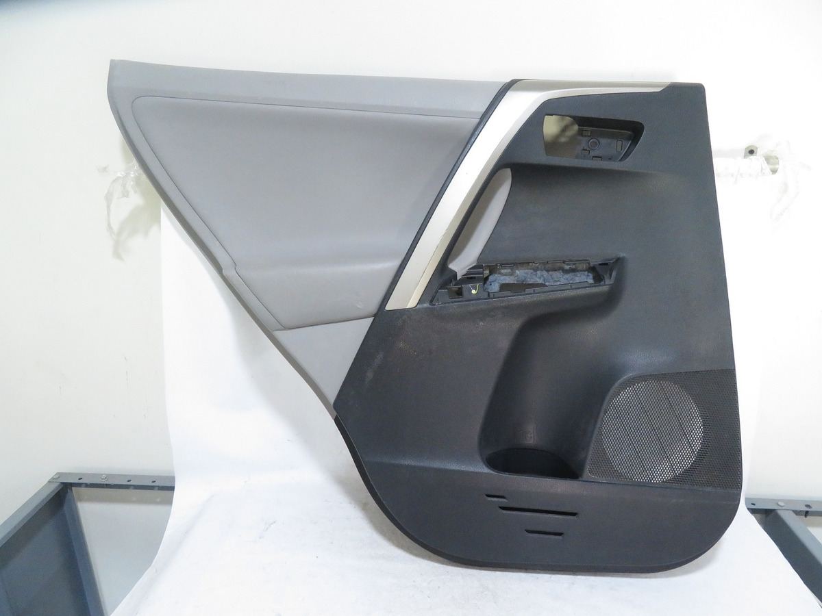 Tapa Vestidura Trasera Izquierda Rav4 2013 - vista 1