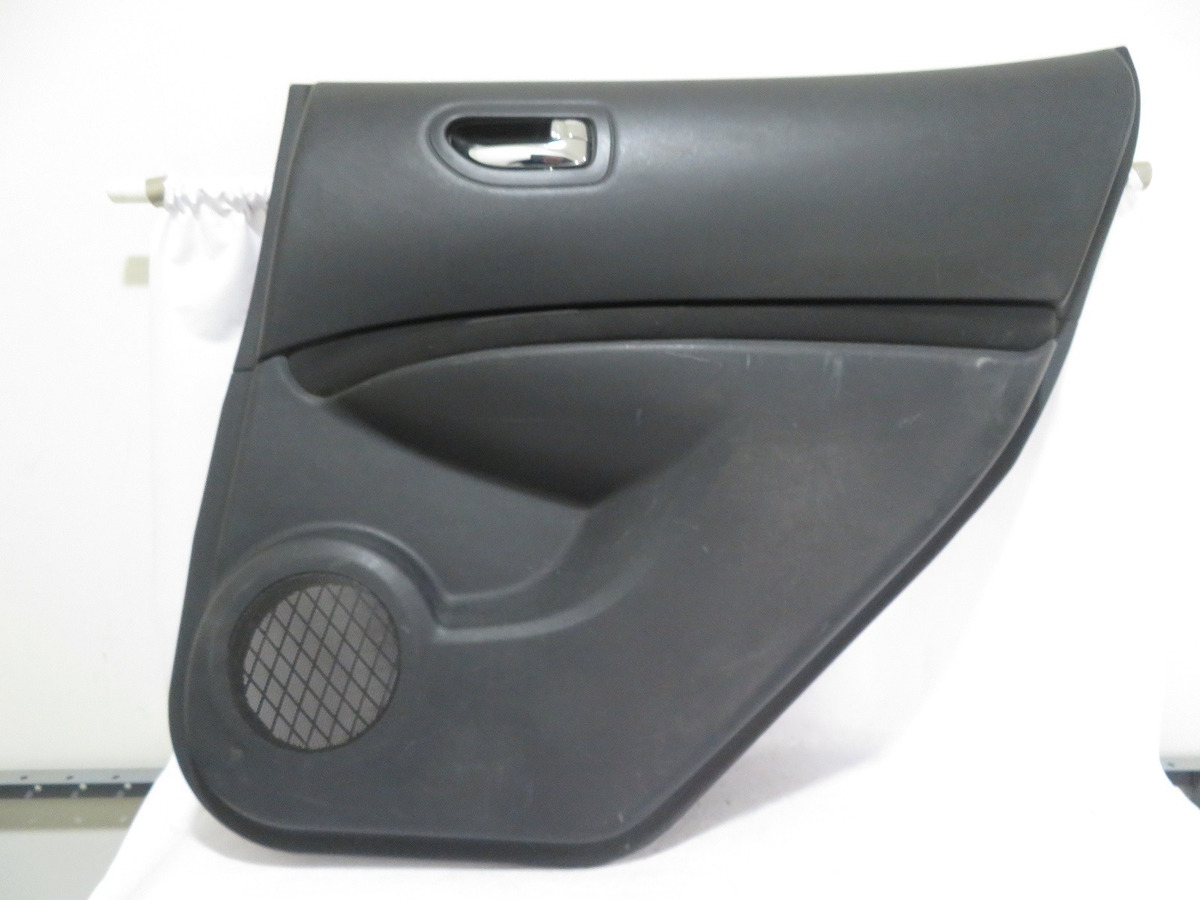 Tapa Vestidura Trasera Derecha Electrica Rogue 2008-2014