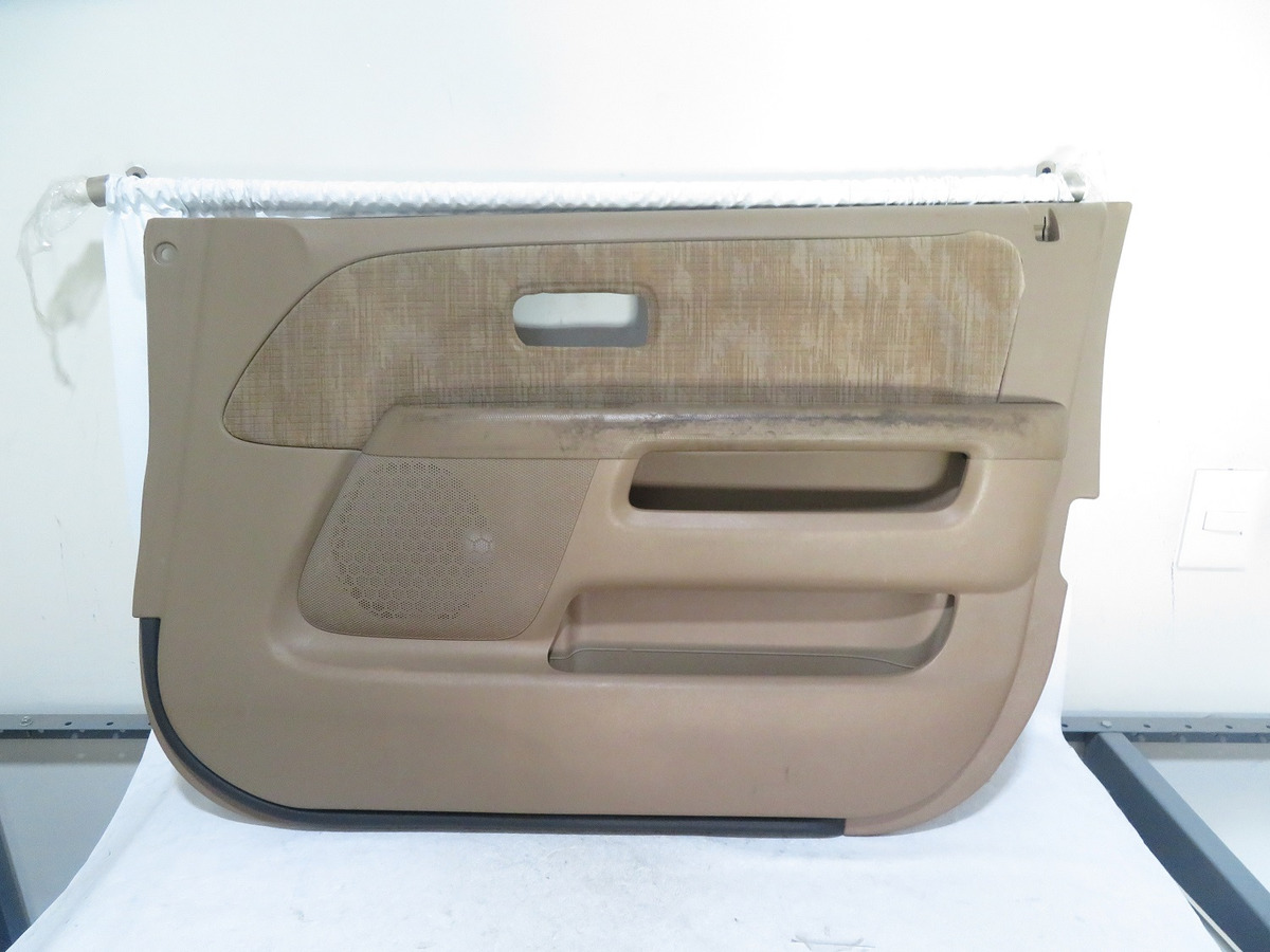 Tapa Vestidura Delantera Derecha Crv 2005