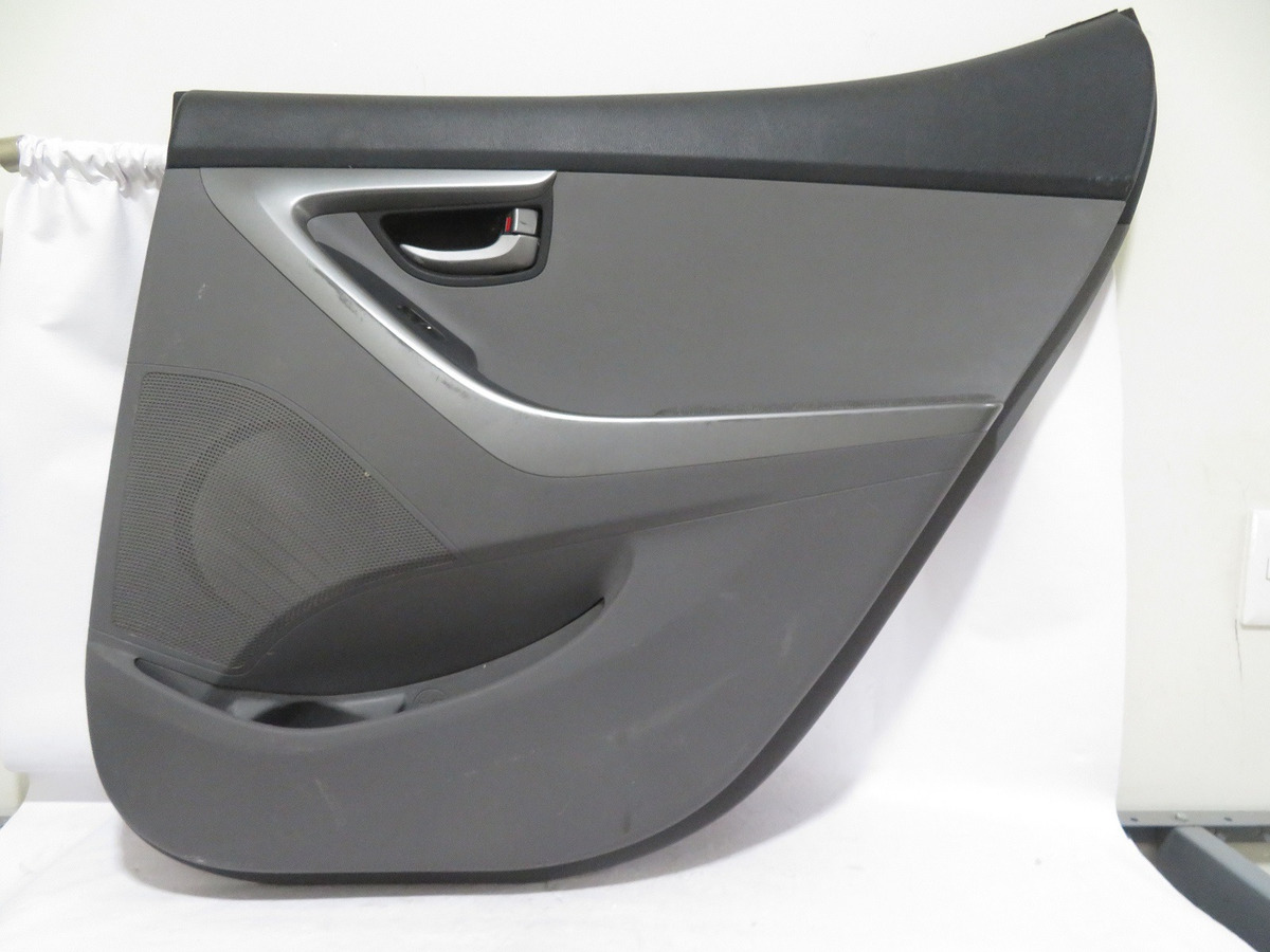 Tapa Vestidura Trasera Derecha Elantra 2010-2017 Electrica