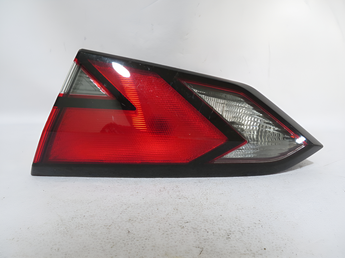 Calavera Interior Derecha Versa 2020 2021 2022 2023 Derecho Rojo - vista 1