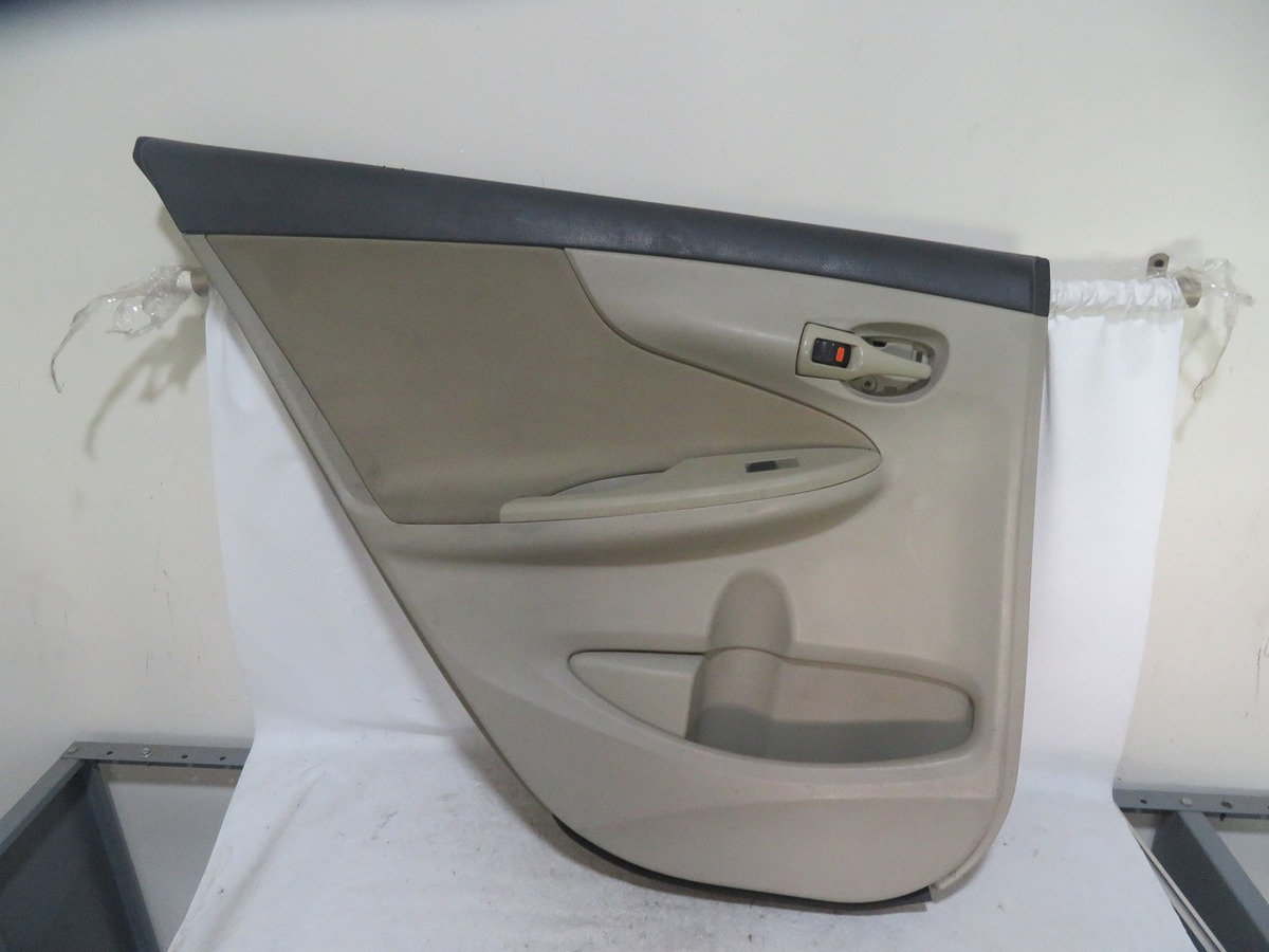 Tapa Vestidura Puerta Trasera Izquierda Corolla 2011