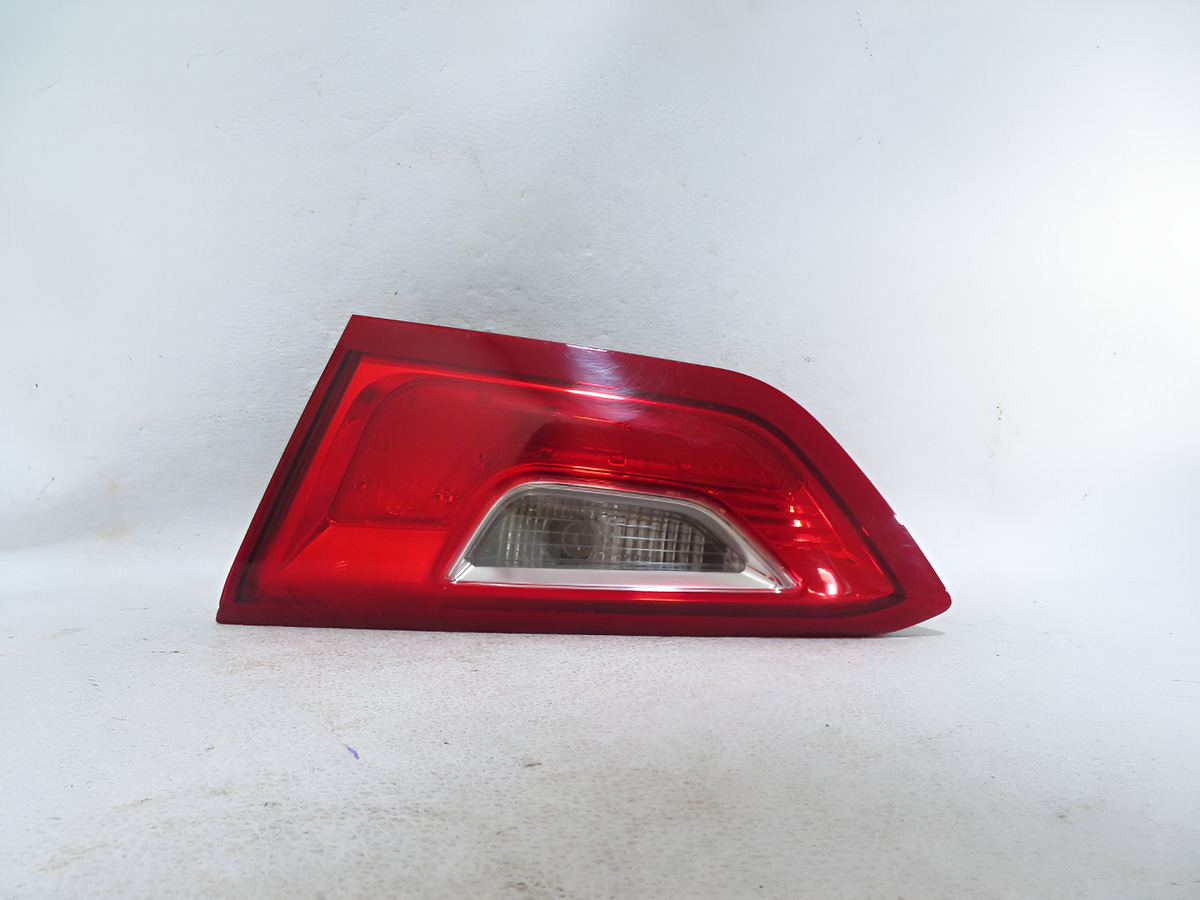 Calavera Interior Derecha Malibu 2016 2017 2018 2019 2020 21 Derecho Rojo - vista 1